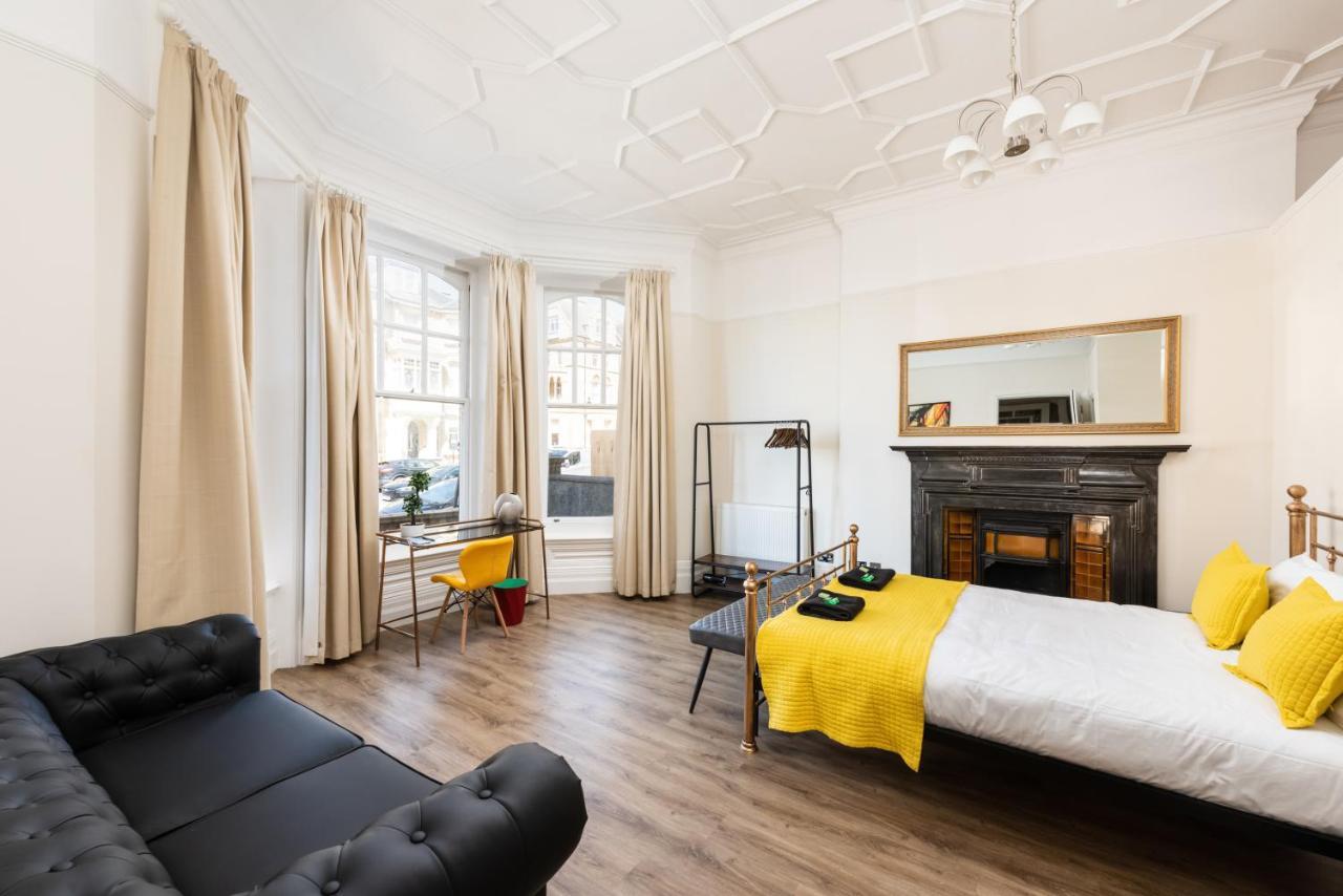 3 Bedroom Garden Apartment Opposite The Beach ブライトン エクステリア 写真