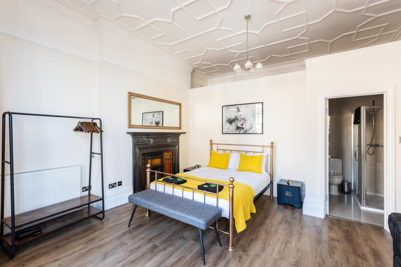 3 Bedroom Garden Apartment Opposite The Beach ブライトン エクステリア 写真
