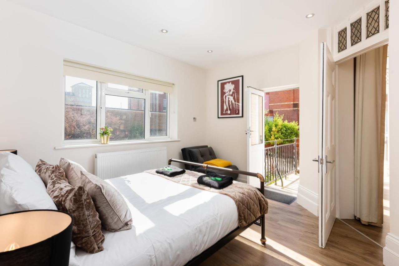3 Bedroom Garden Apartment Opposite The Beach ブライトン エクステリア 写真