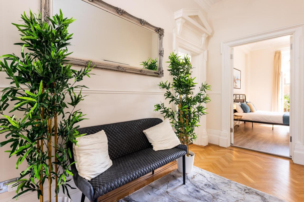 3 Bedroom Garden Apartment Opposite The Beach ブライトン エクステリア 写真