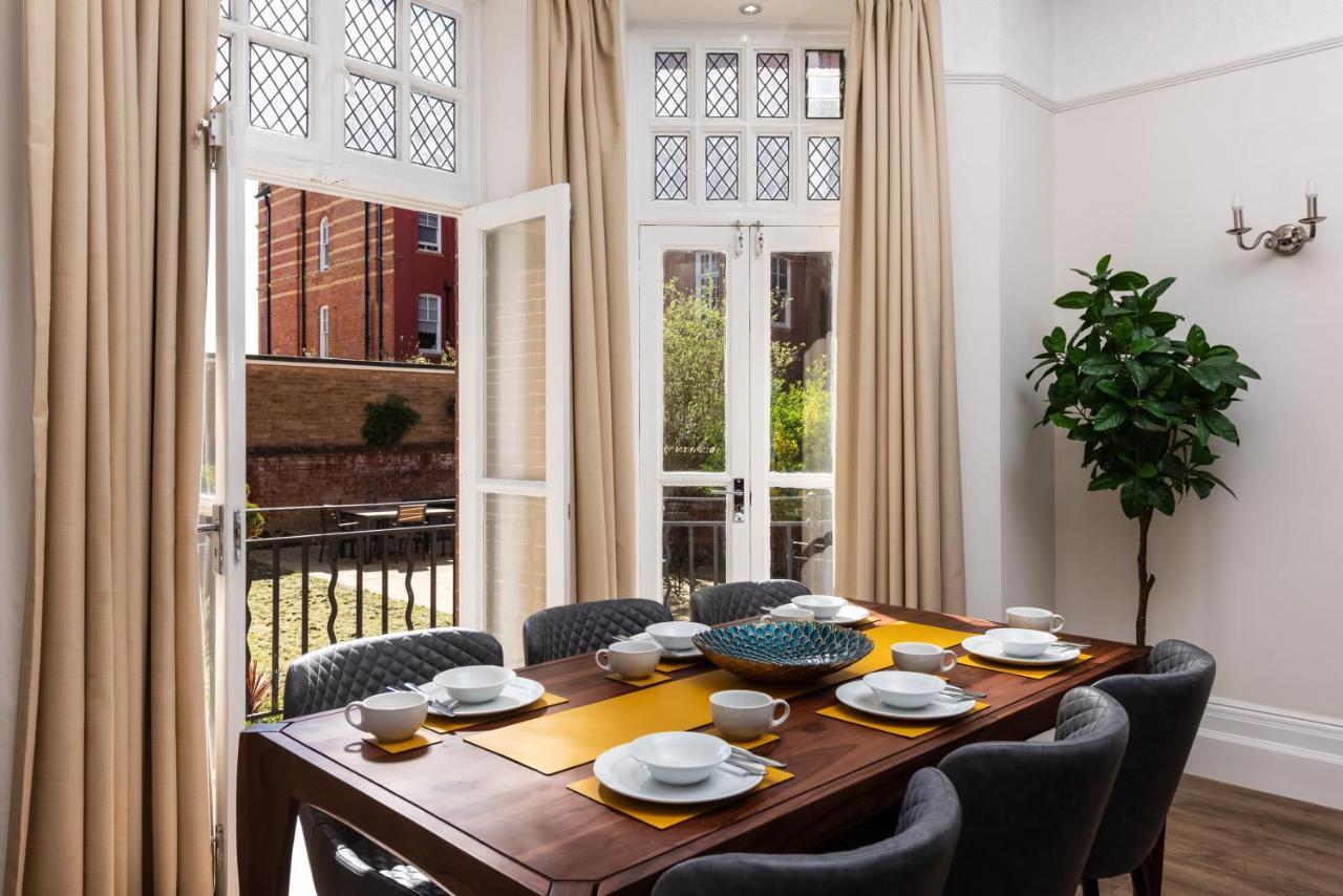 3 Bedroom Garden Apartment Opposite The Beach ブライトン エクステリア 写真
