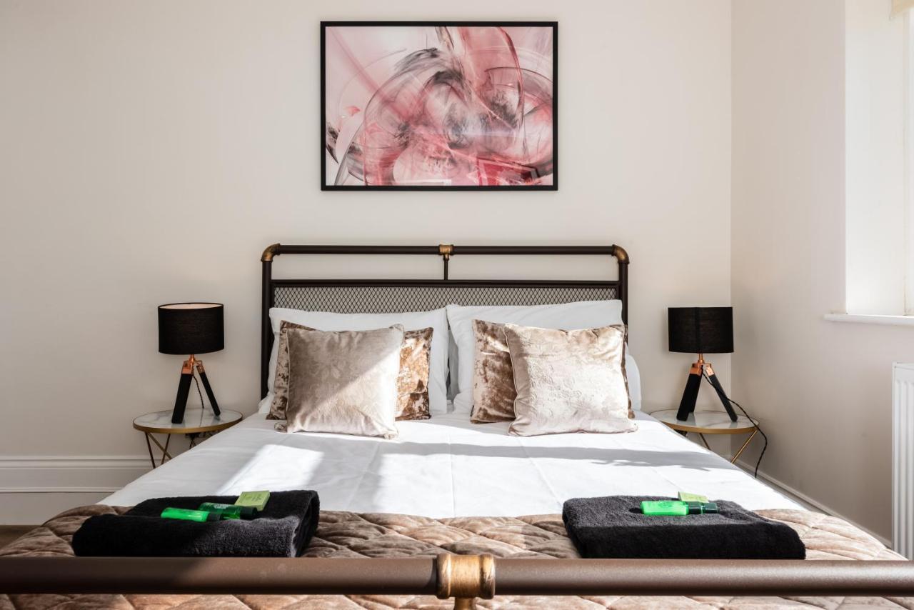 3 Bedroom Garden Apartment Opposite The Beach ブライトン エクステリア 写真