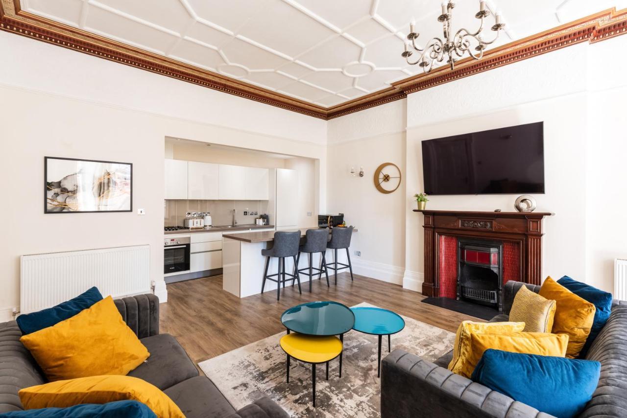 3 Bedroom Garden Apartment Opposite The Beach ブライトン エクステリア 写真