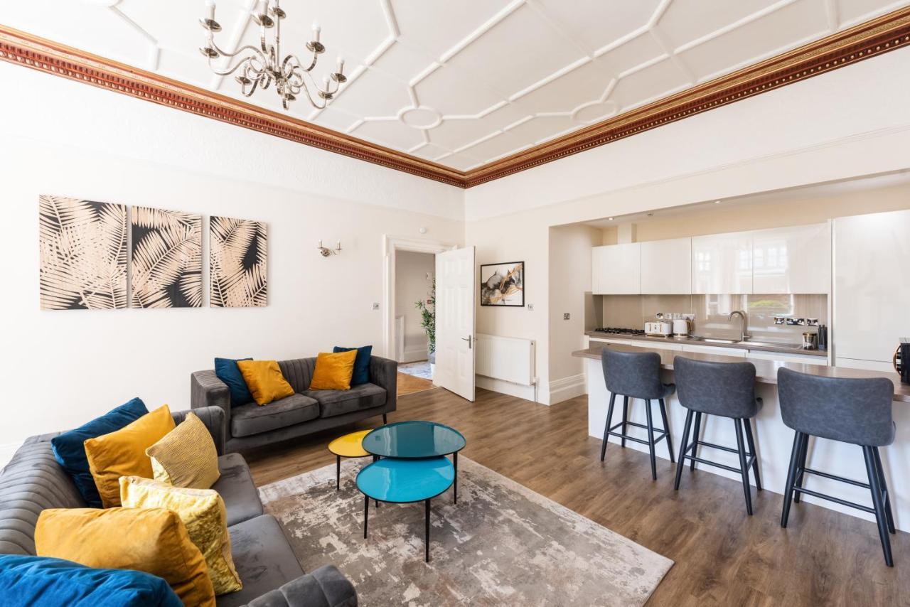 3 Bedroom Garden Apartment Opposite The Beach ブライトン エクステリア 写真